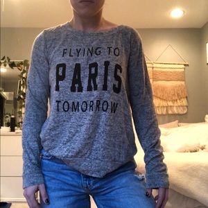 Light crew neck long sleeve sweater